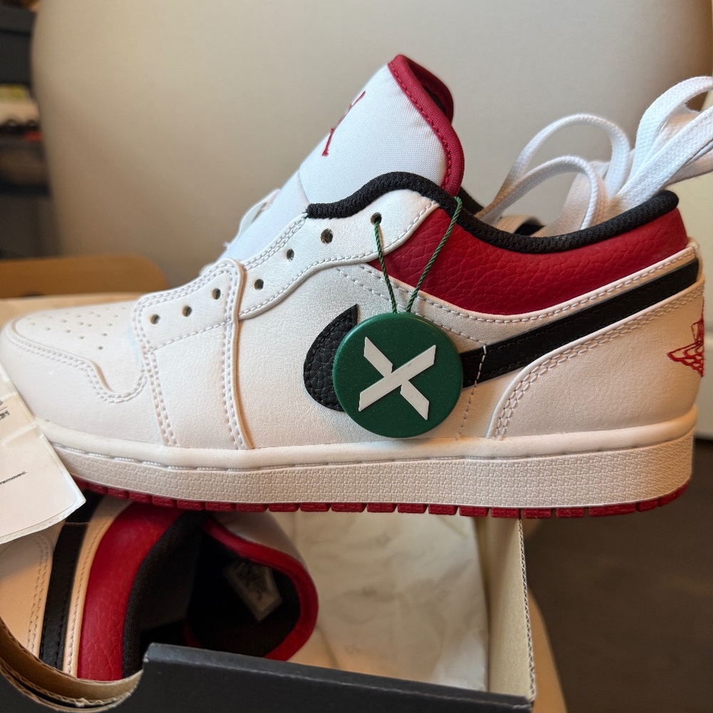 Jordan 1 Low White University Red Black, Men's size 7.5